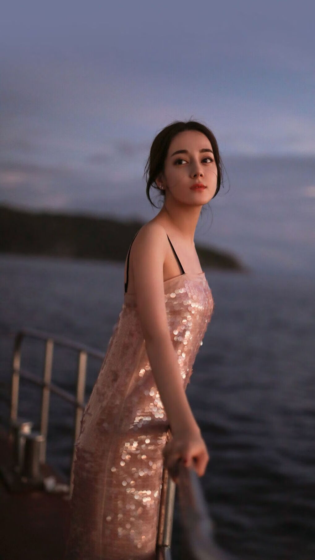 开云体育APP下载-女足比赛掀起狂潮，观众热情高涨，女足比赛2021