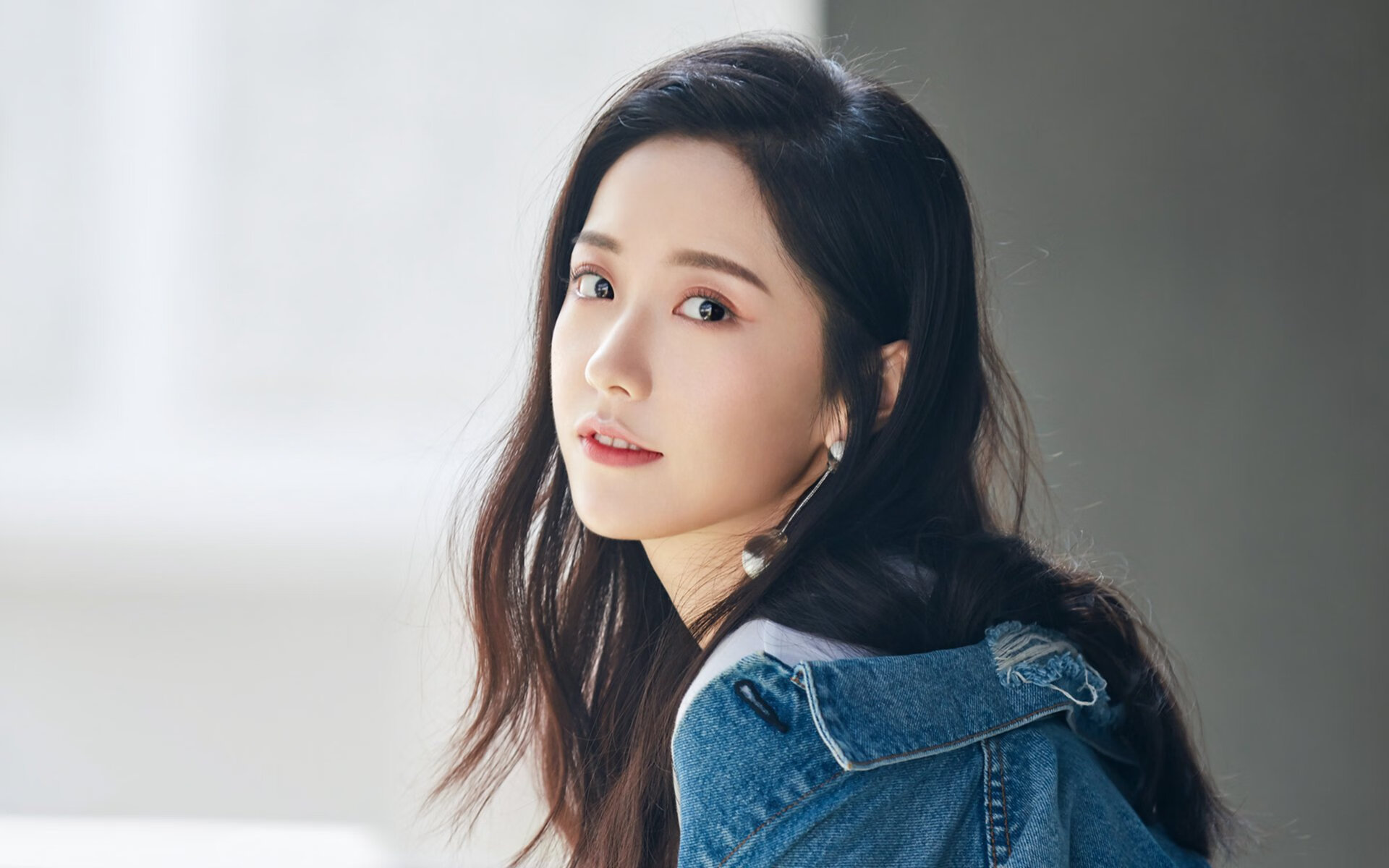 电竞战队市场营销策略与品牌影响力提升路径研究,电竞行业战略分析