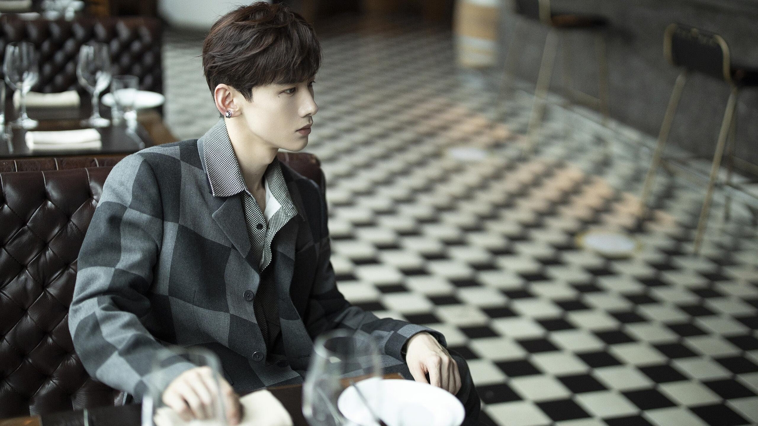 kaiyun体育综合-队员发挥出色，帮助球队稳定士气，为球队效力